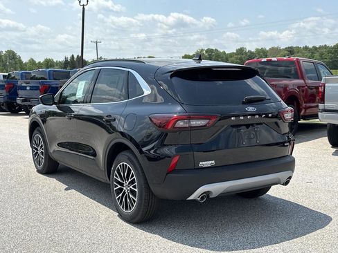 New 2025 Ford Escape PHEV image 4