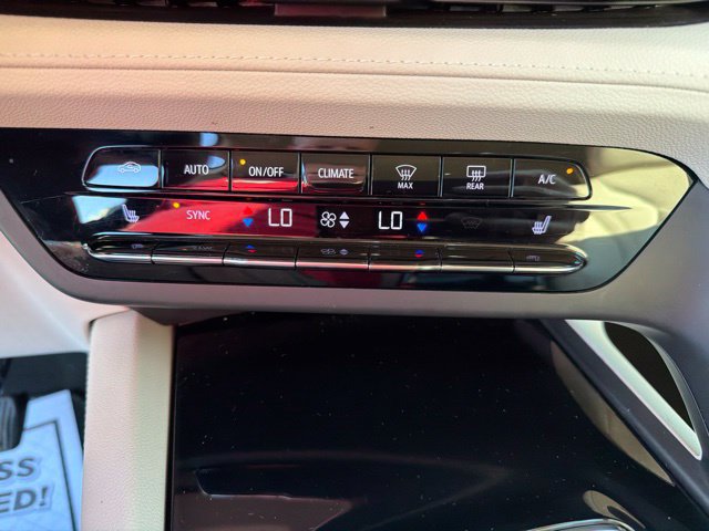 Used 2022 Buick Envision Essence w/ Safety Package AWD/4WD image 21
