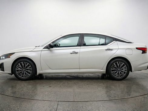 Used 2025 Nissan Altima 2.5 SV image 5