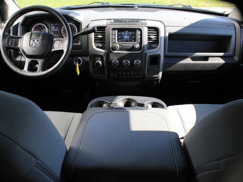 Used 2018 RAM 2500 Tradesman w/ Chrome Appearance Group AWD/4WD image 18