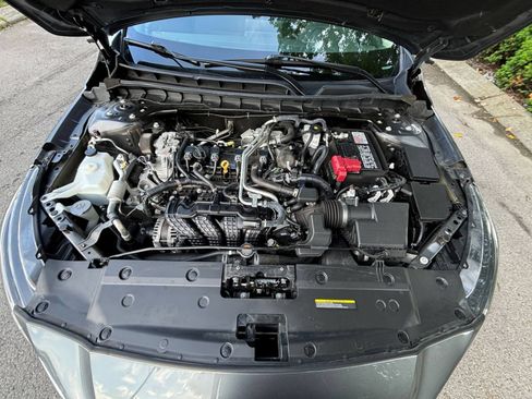 Used 2025 Nissan Altima 2.5 SV FWD image 32