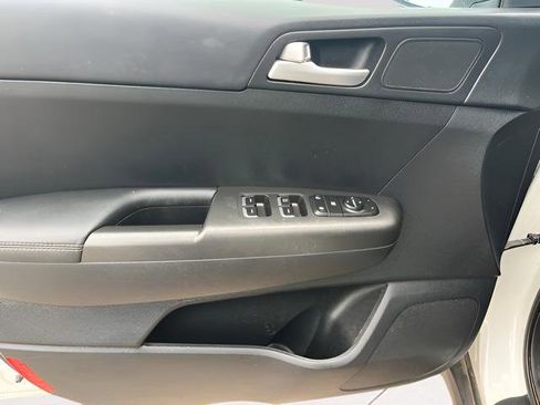 Used 2022 Kia Sportage LX FWD image 12
