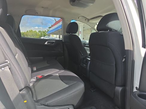 Used 2017 Nissan Pathfinder SV w/ SV Tech Package image 29