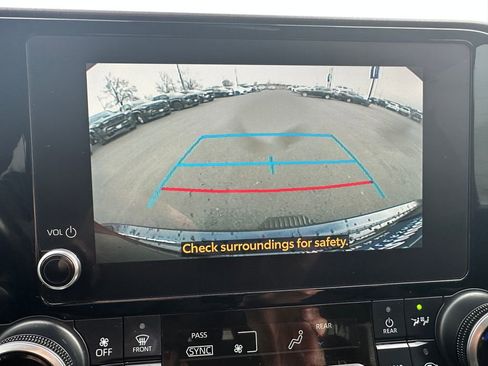 Certified 2023 Toyota Highlander XLE image 18