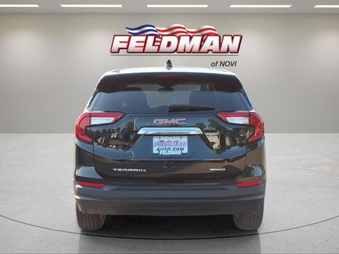 Used 2024 GMC Terrain SLE AWD/4WD image 4