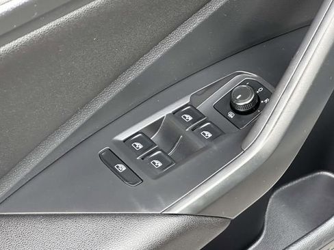 Used 2019 Volkswagen Jetta S w/ Driver Assistance Package image 17