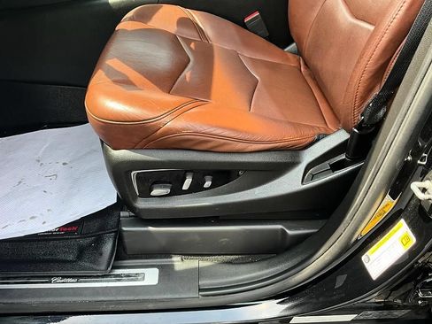 Used 2017 Cadillac Escalade Luxury AWD/4WD image 17