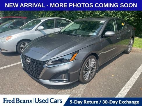 Used 2025 Nissan Altima 2.5 SL FWD image 3