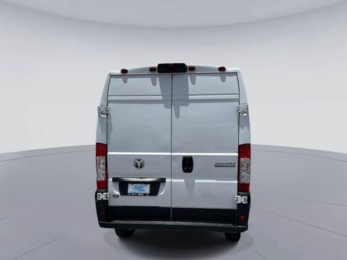 Used 2025 RAM ProMaster 2500 w/ Convenience Group FWD image 5
