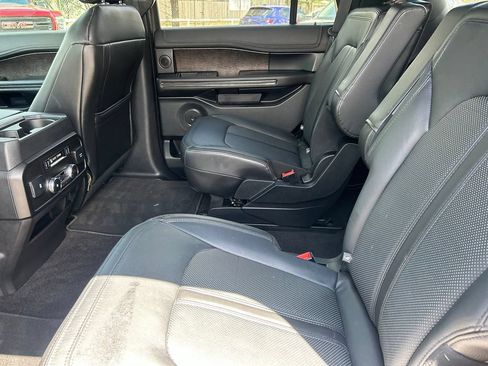 Used 2018 Ford Expedition Limited w/ Equipment Group 302A RWD image 17