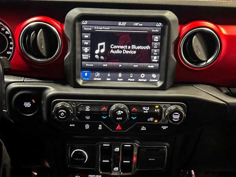 Used 2020 Jeep Gladiator Rubicon AWD/4WD image 30