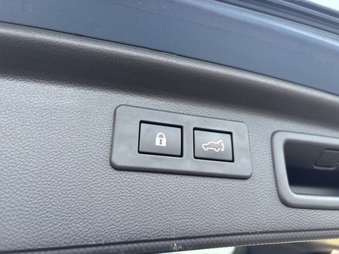 Used 2022 Subaru Forester Premium image 12