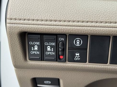 Used 2023 Honda Odyssey EX image 28