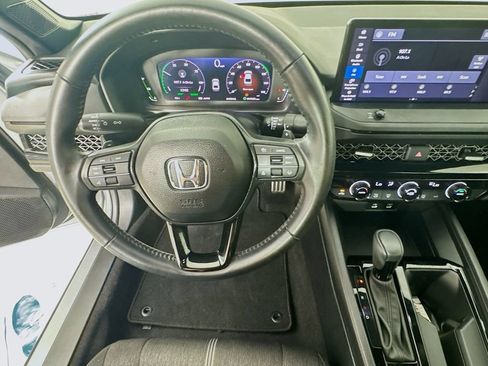 Used 2024 Honda Accord Sport image 11