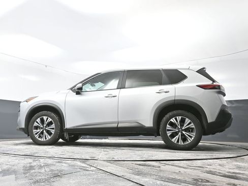 Used 2023 Nissan Rogue SV FWD image 19
