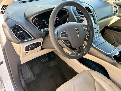 Used 2018 Lincoln MKX Reserve w/ Lincoln MKX Climate Package image 9