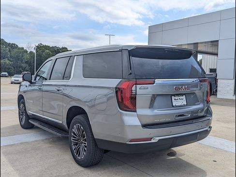 New 2026 GMC Yukon XL Elevation w/ LPO, Floor Liner Package AWD/4WD image 8