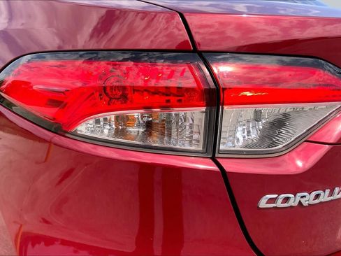 Used 2022 Toyota Corolla LE FWD image 28