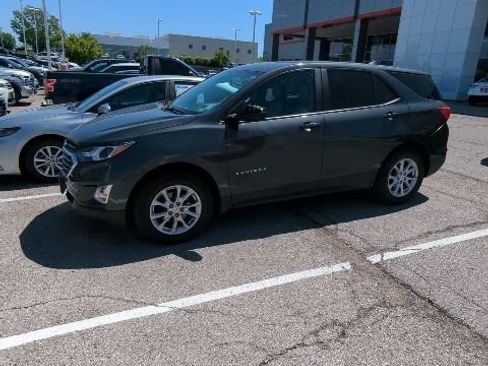 Used 2020 Chevrolet Equinox LS w/ LS Convenience Package image 2