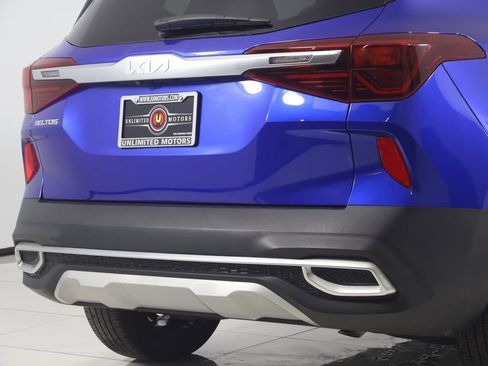 Used 2023 Kia Seltos EX image 44