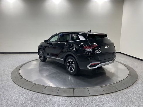 Used 2025 Kia Sportage LX image 9