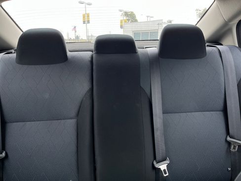 Used 2025 Nissan Versa SV image 38