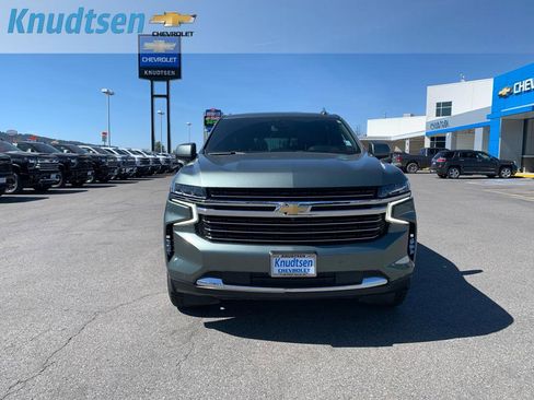 Used 2024 Chevrolet Tahoe LT w/ Luxury Package image 2