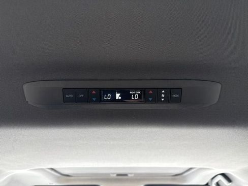 Used 2023 Toyota Sienna XLE FWD image 20