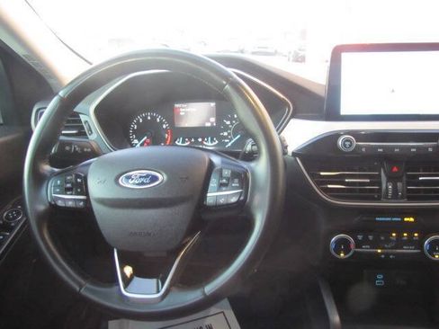 Used 2022 Ford Escape SE w/ Convenience Package FWD image 18