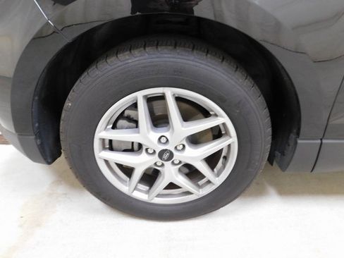 Used 2024 Ford Edge SEL image 11