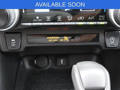 Used 2022 Toyota RAV4 LE image 22