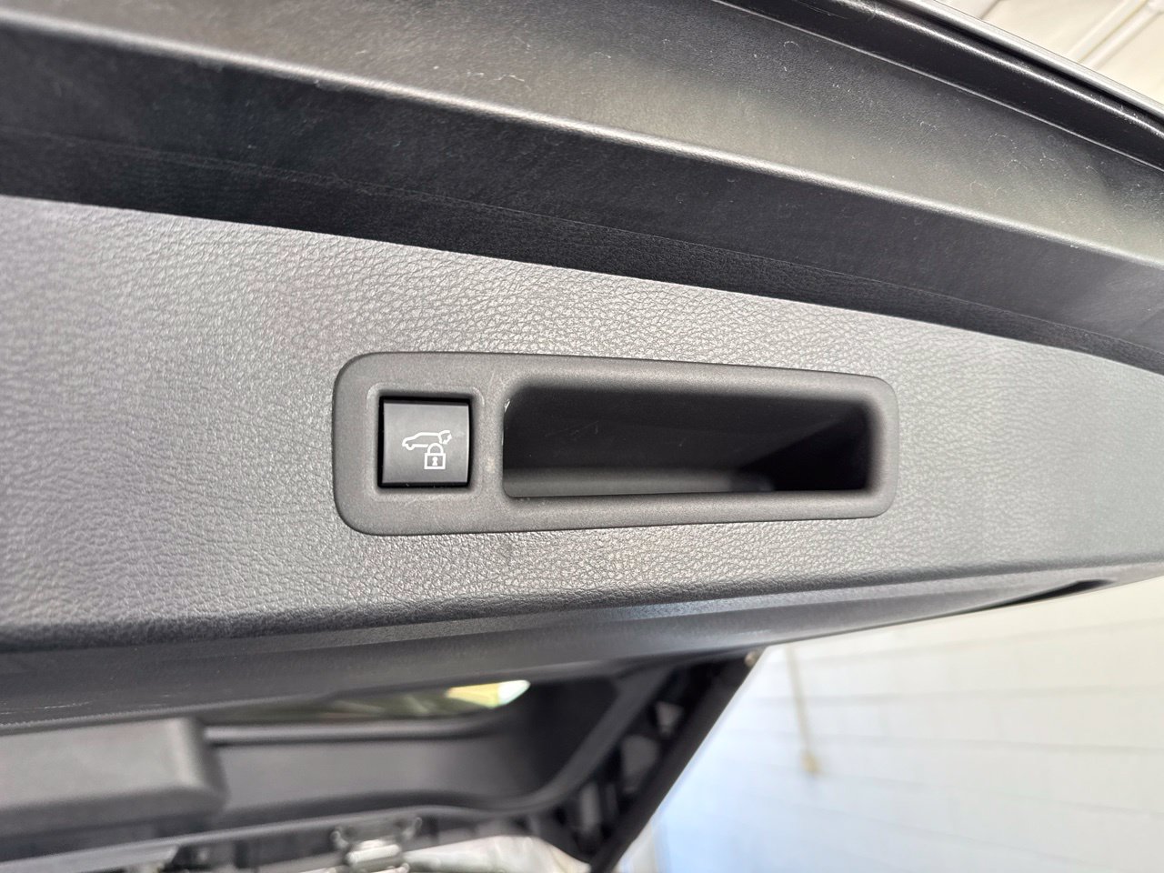 Certified 2026 Toyota Sienna XLE FWD image 12