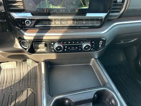 New 2026 GMC Sierra 2500 SLT w/ SLT Premium Package image 11