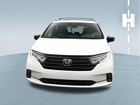 Used 2023 Honda Odyssey Sport image 2