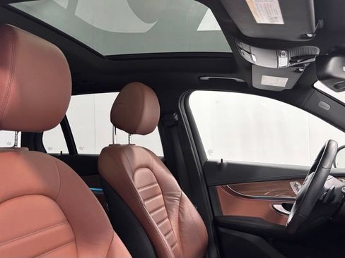 Used 2017 Mercedes-Benz GLC 300 4MATIC image 19