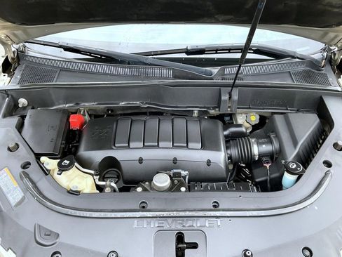 Used 2011 Chevrolet Traverse LT w/ Personal Connectivity Package image 24