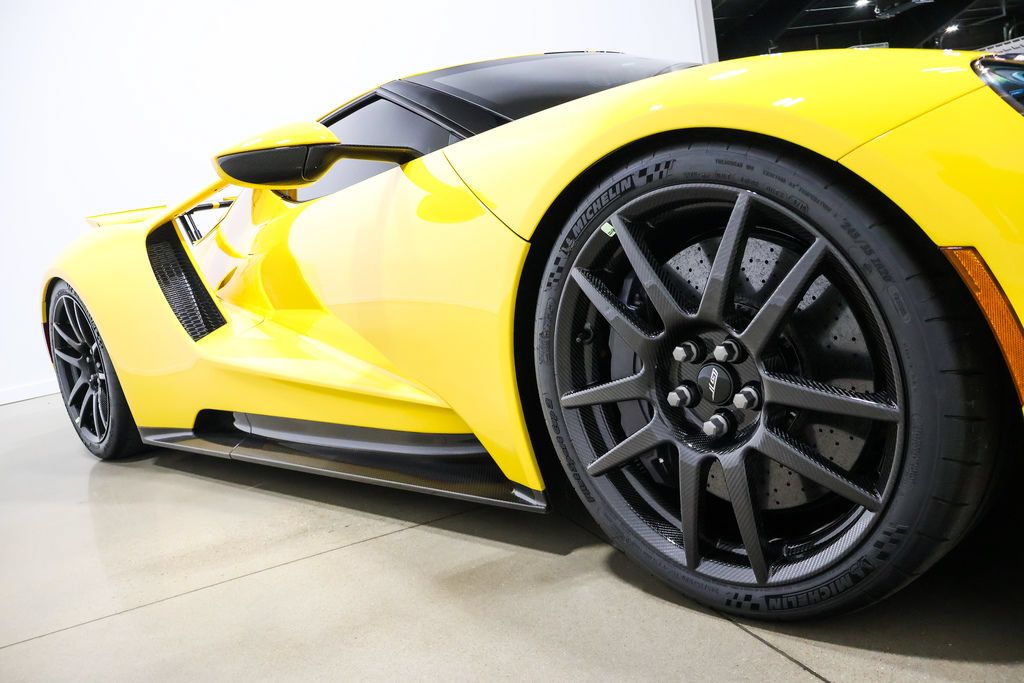 Used 2020 Ford GT Carbon Series RWD image 37