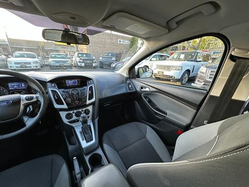 Used 2012 Ford Focus SE FWD image 15