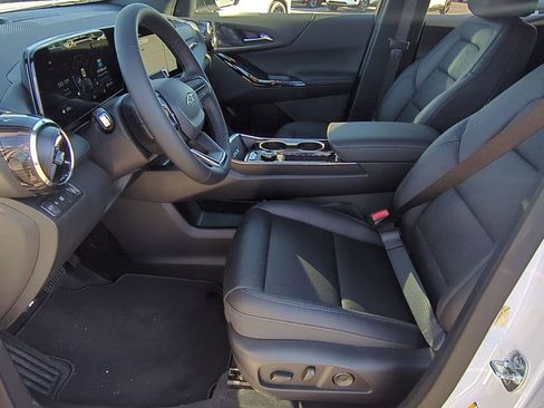 New 2026 Chevrolet Equinox LT w/ Convenience Package II image 19