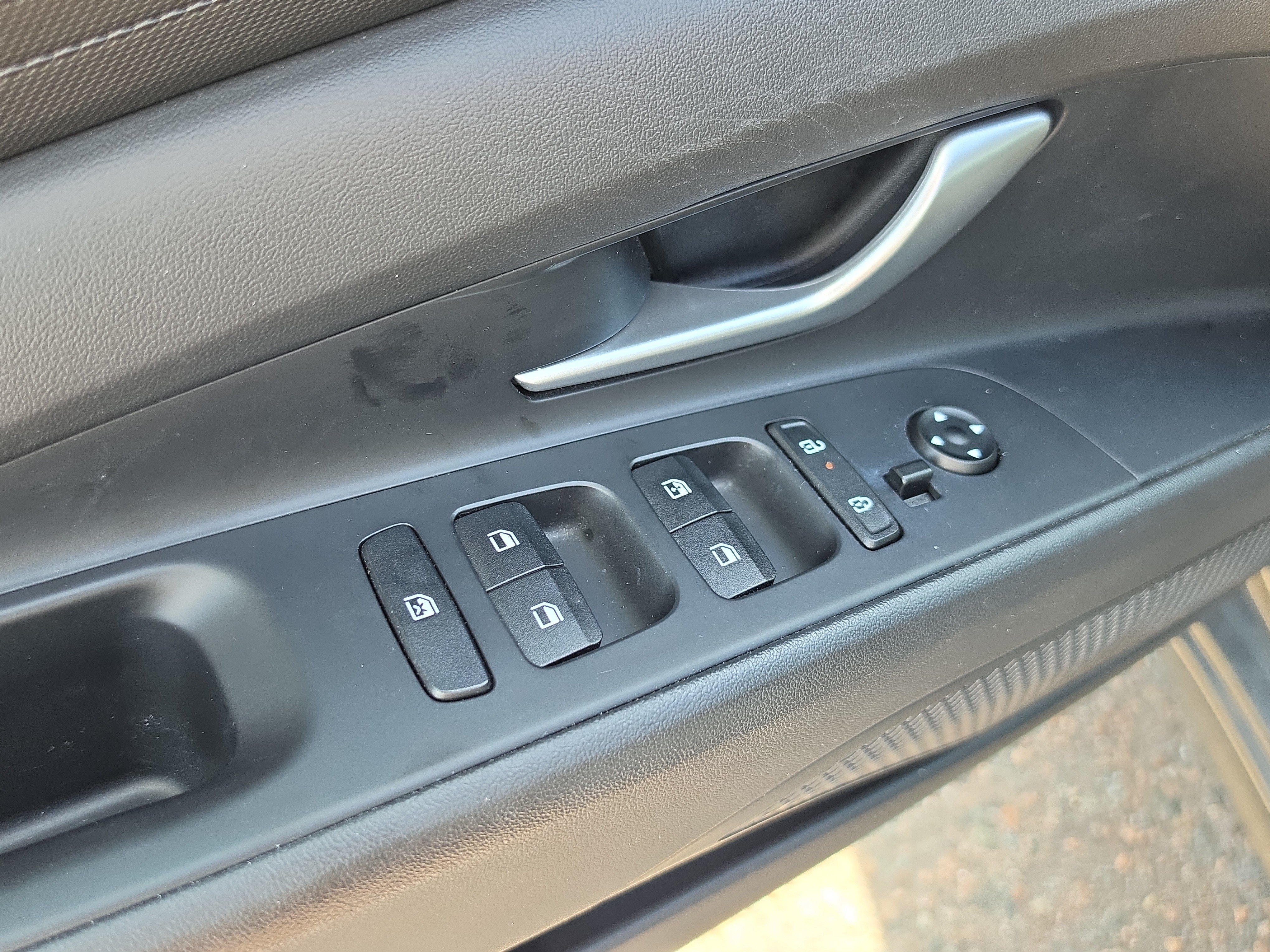 Used 2024 Hyundai Elantra SEL FWD image 18