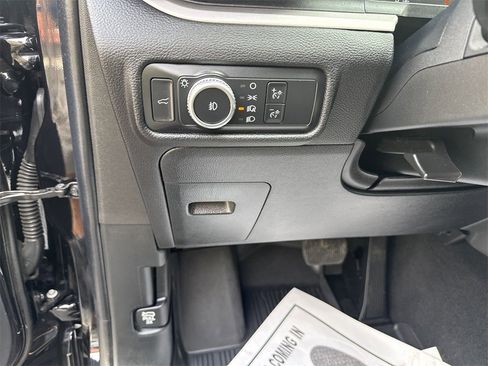 Used 2022 Ford Explorer XLT w/ Equipment Group 202A image 17