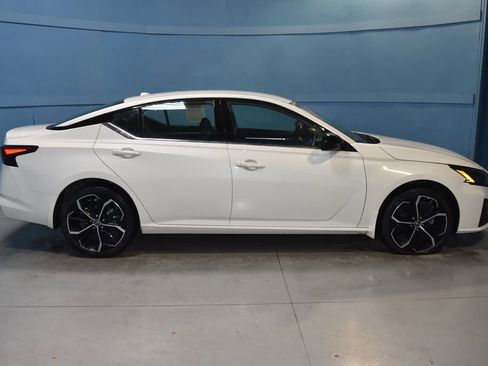 Certified 2025 Nissan Altima 2.5 SR image 20