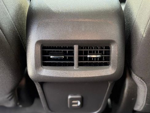 Used 2022 GMC Terrain SLE w/ Driver Convenience Package image 8