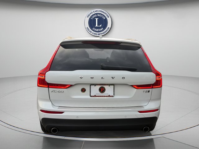 Used 2021 Volvo XC60 T5 Momentum AWD/4WD image 7