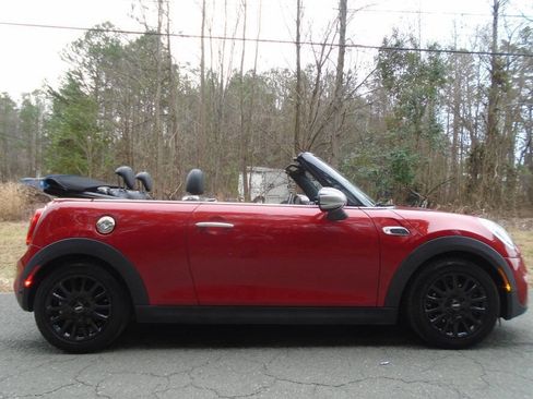 Used 2017 MINI Cooper S image 4