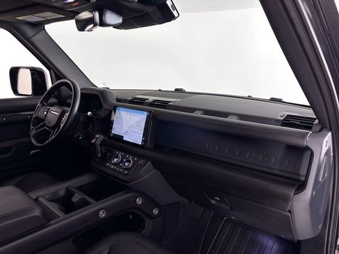 Used 2025 Land Rover Defender 110 S image 13