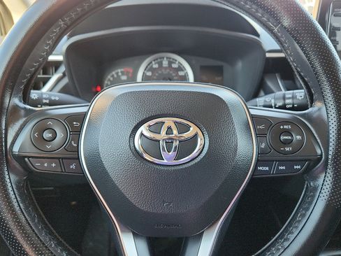 Used 2022 Toyota Corolla Cross LE image 19