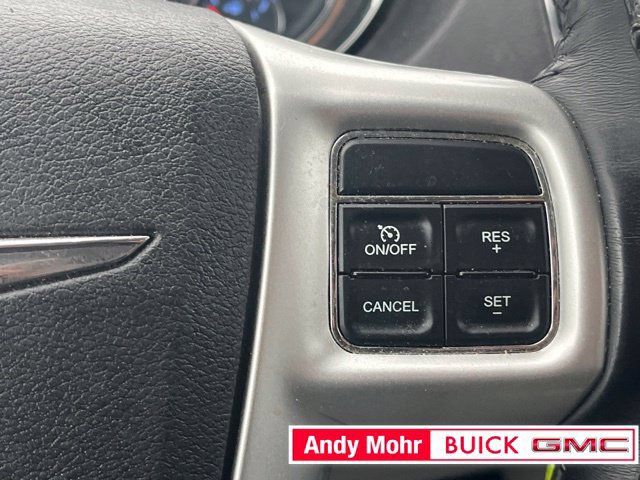 Used 2016 Chrysler Town & Country Touring w/ Driver Convenience Group FWD image 25