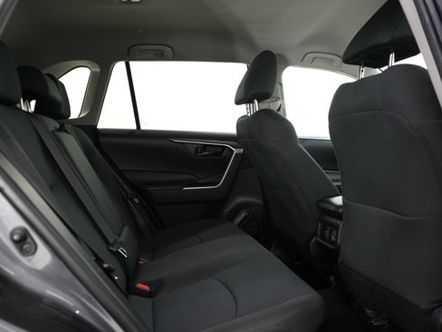 Used 2021 Toyota RAV4 LE AWD/4WD image 12