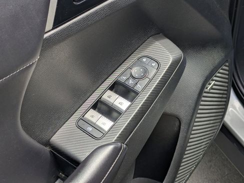 Used 2025 Mitsubishi Outlander SE image 13